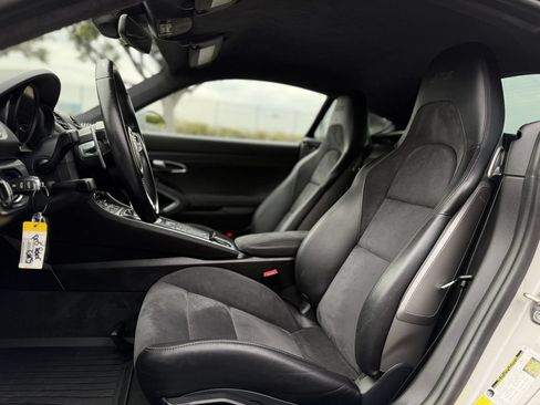 Used 2018 Porsche 718 Cayman S RWD image 13