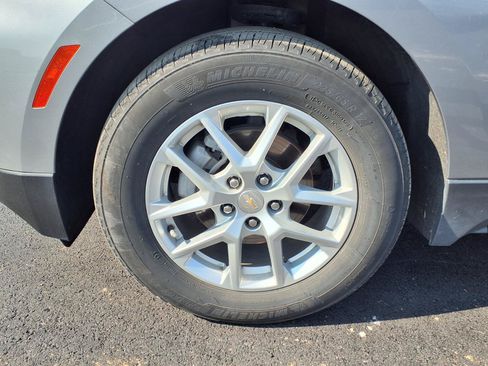 Used 2023 Chevrolet Equinox LT FWD image 22