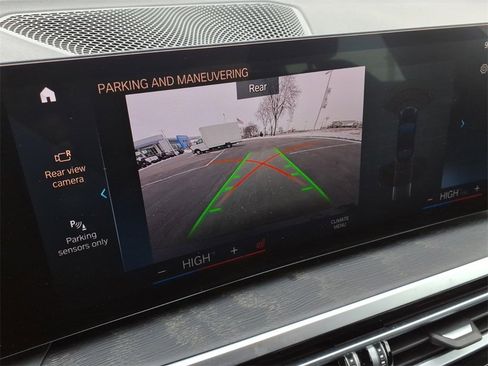 Used 2024 BMW 330i xDrive Sedan w/ Convenience Package image 10