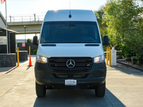 Used 2020 Mercedes-Benz Sprinter 2500 image 3