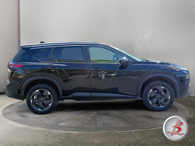 Used 2025 Nissan Rogue SV AWD/4WD image 8