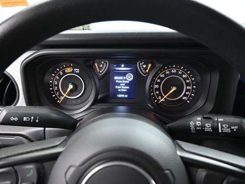 Used 2025 Jeep Wrangler Sport image 26