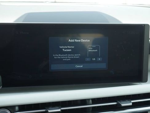 Used 2025 Hyundai Tucson SE AWD/4WD image 3