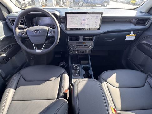 New 2025 Ford Maverick Lariat w/ Black Appearance Package image 25