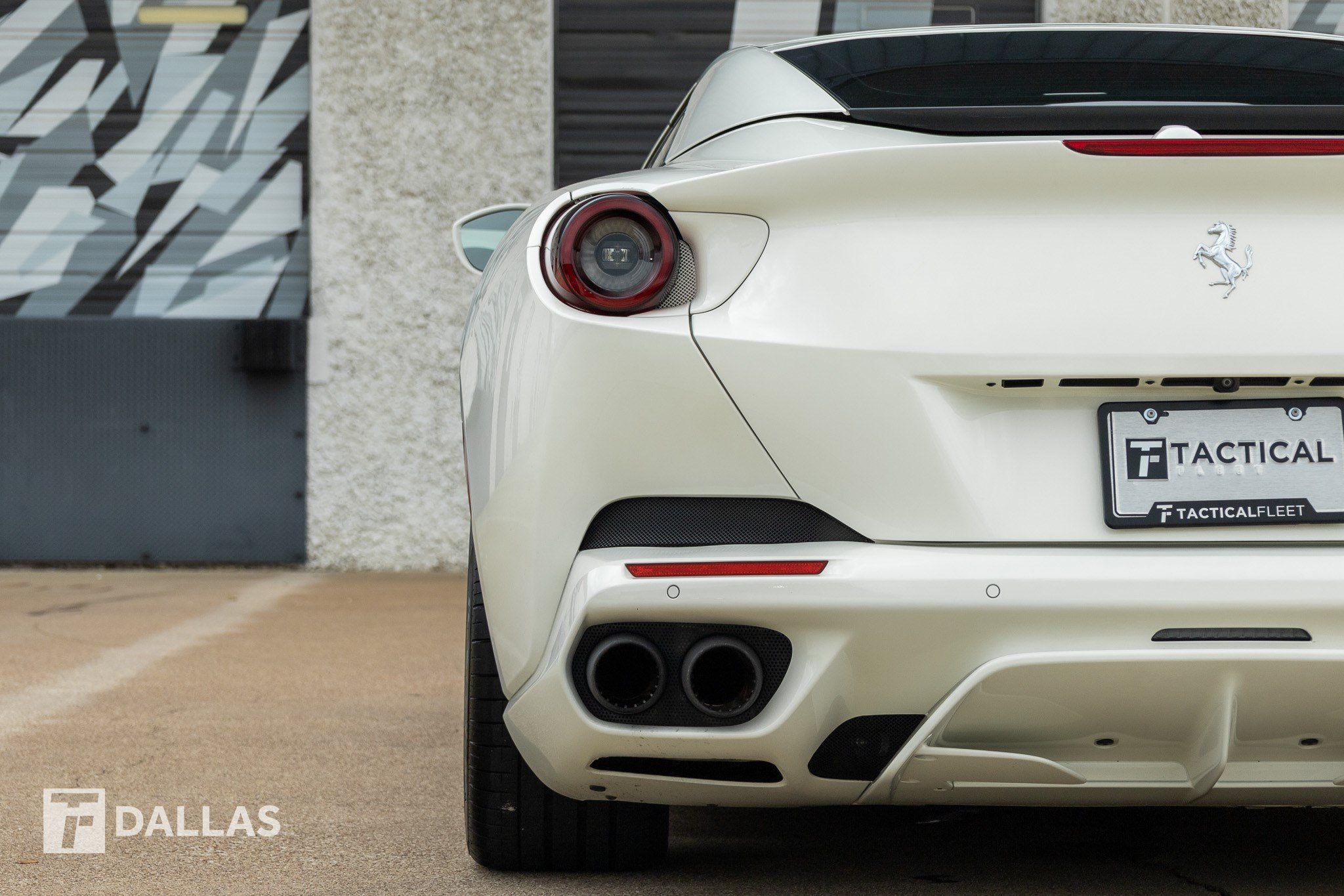 Used 2019 Ferrari Portofino RWD image 14