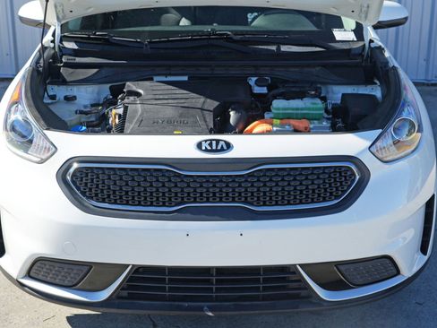 Used 2019 Kia Niro LX image 7