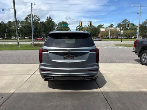 Used 2024 Cadillac XT6 Luxury FWD image 5