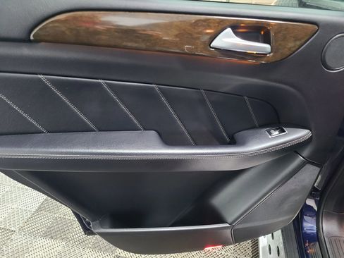 Used 2016 Mercedes-Benz GL 320 GL 350 BlueTEC 4MATIC Sport Ut w/ Premium I Package image 38