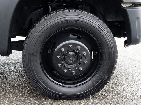 Used 2011 Ford F550 4x4 Crew Cab Super Duty w/ Payload Upgrade Pkg image 36