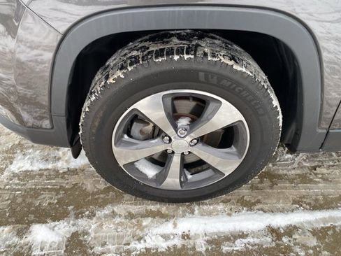 Certified 2019 Jeep Cherokee Limited w/ Trailer Tow Group image 13