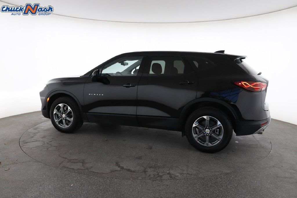 Used 2026 Chevrolet Blazer LT FWD image 8