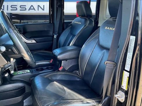 Used 2015 Jeep Wrangler Unlimited Sahara w/ Max Tow Package image 17