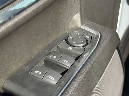 Used 2023 Chevrolet Silverado 1500 LT AWD/4WD image 14