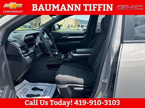 Used 2025 GMC Terrain Elevation AWD/4WD image 17