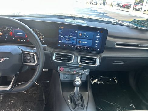 Used 2025 Ford Mustang GT Premium RWD image 15