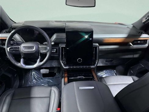 Used 2025 GMC Yukon XL Denali w/ Sun & Power Step Package image 11