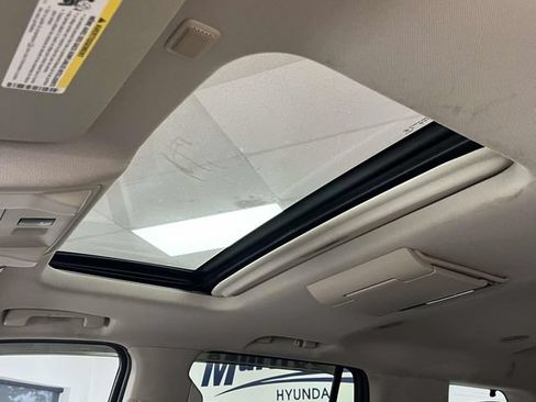Used 2015 Cadillac Escalade Premium AWD/4WD image 17