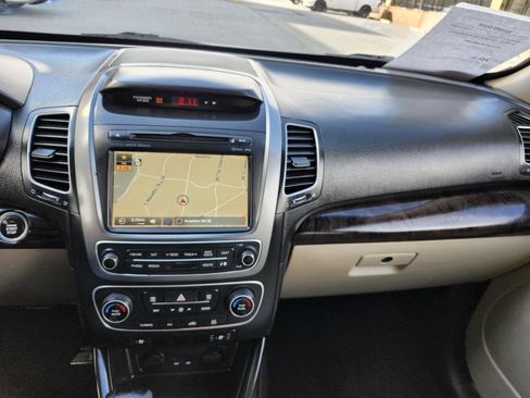 Used 2014 Kia Sorento EX w/ EX V6 Touring Package image 14
