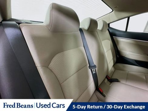 Used 2020 Hyundai Elantra SE image 25