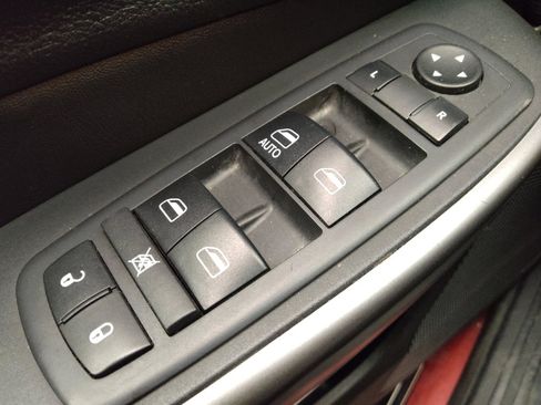 Used 2019 Jeep Cherokee Latitude w/ Popular Appearance Group FWD image 27