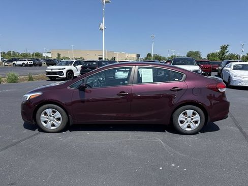 Used 2017 Kia Forte LX FWD image 5