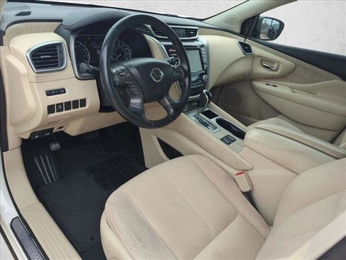 Used 2019 Nissan Murano SV w/ Premium Package image 10