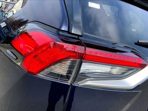 Used 2023 Toyota RAV4 Limited image 29