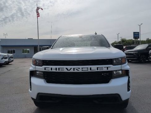 Used 2020 Chevrolet Silverado 1500 Custom w/ Custom Value Package AWD/4WD image 10