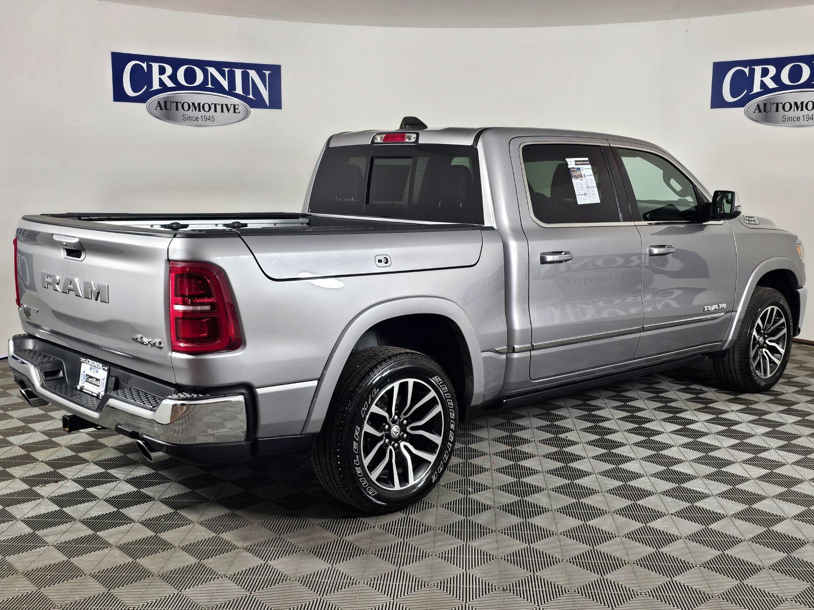 Used 2025 RAM 1500 Limited AWD/4WD image 30