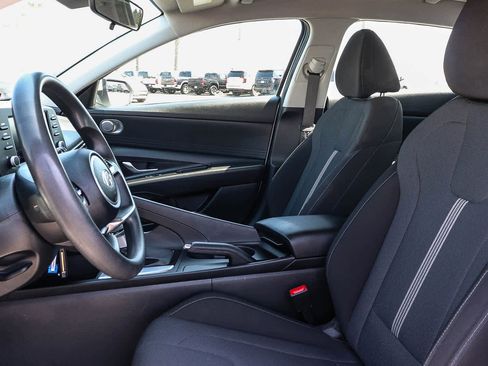 Used 2024 Hyundai Elantra SE FWD image 23