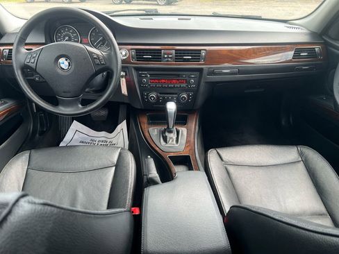 Used 2011 BMW 328i xDrive Sedan AWD/4WD image 9