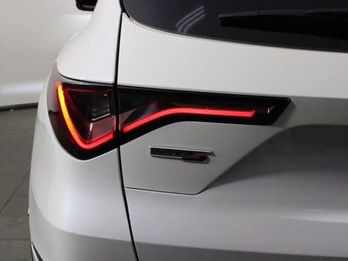 Used 2022 Acura MDX Type S image 39