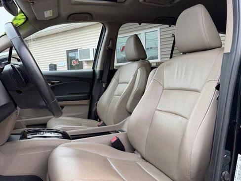 Used 2020 Honda Pilot Touring image 10
