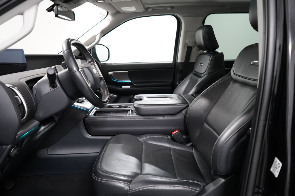 Used 2025 Ford Expedition Max Platinum AWD/4WD image 14