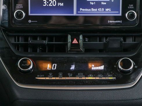 Used 2022 Toyota Corolla LE w/ Carpet Mat Package (TMS) FWD image 20