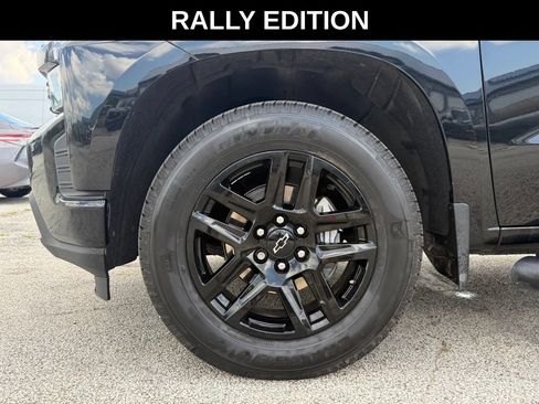 Used 2022 Chevrolet Silverado 1500 Custom w/ Rally Edition AWD/4WD image 10