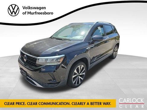 Used 2023 Volkswagen Taos SE w/ Panoramic Sunroof Package FWD image 1