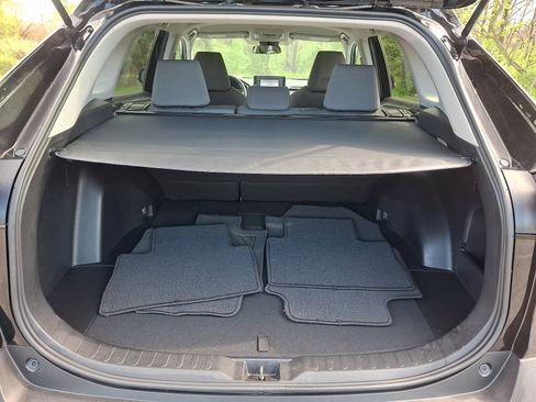 Used 2021 Toyota RAV4 XLE w/ Carpet Mat Package (TMS) AWD/4WD image 29
