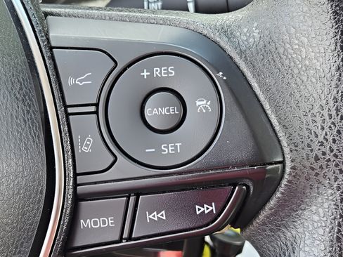 Used 2019 Toyota Camry LE FWD image 22