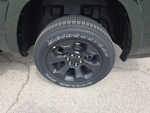 New 2026 RAM 1500 4x4 Crew Cab image 11