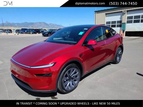 Used 2026 Tesla Model Y AWD image 1