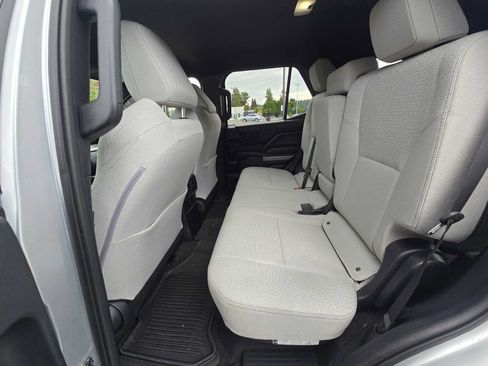 Certified 2025 Toyota 4Runner SR5 AWD/4WD image 16