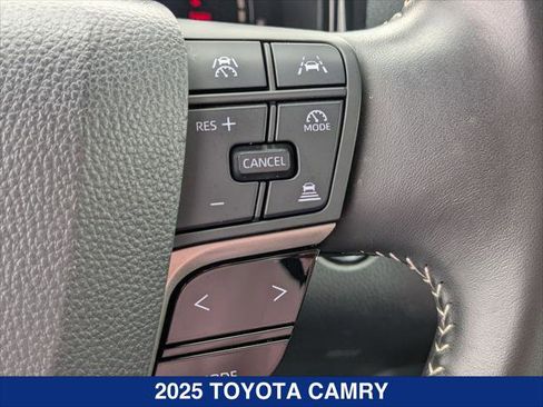 Used 2025 Toyota Camry SE FWD image 15