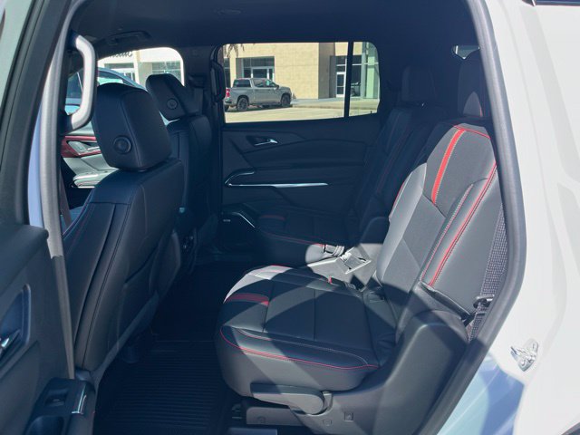 New 2027 Chevrolet Traverse RS w/ LPO, Floor Liner Package FWD image 40
