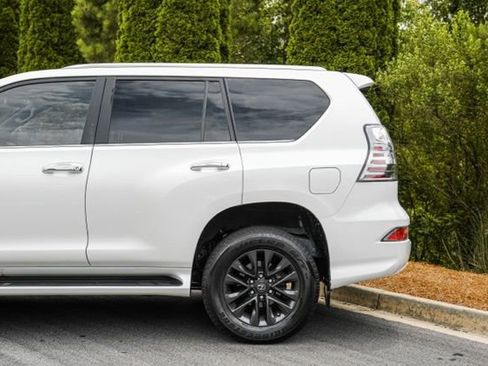 Used 2023 Lexus GX 460 Premium w/ Premium Package AWD/4WD image 11