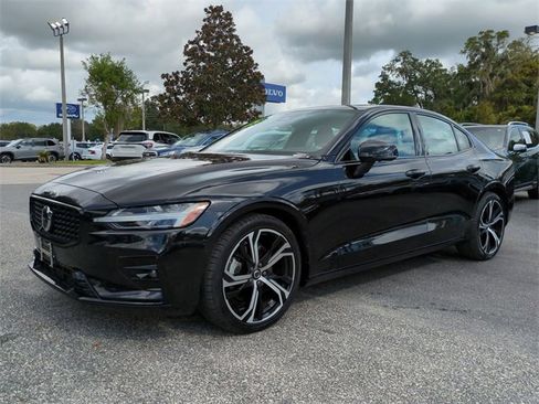 Used 2025 Volvo S60 B5 Plus image 8