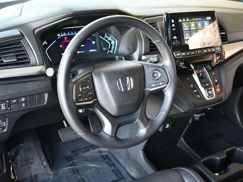 Used 2023 Honda Odyssey EX-L image 13