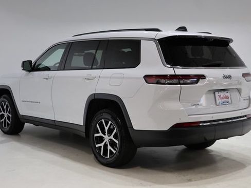 Used 2023 Jeep Grand Cherokee L Limited w/ Luxury Tech Group II AWD/4WD image 6