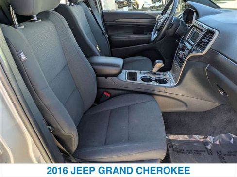 Used 2016 Jeep Grand Cherokee Laredo w/ Quick Order Package 23E image 24