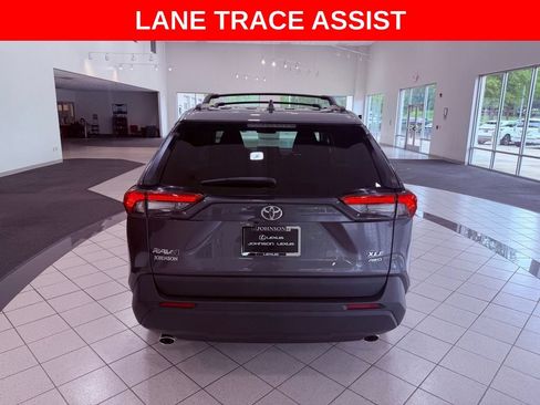 Used 2022 Toyota RAV4 XLE AWD/4WD image 6